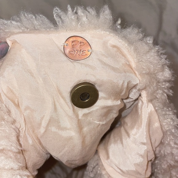 FREE PEOPLE cream/blush Teddy hand bag - Picture 4 of 4